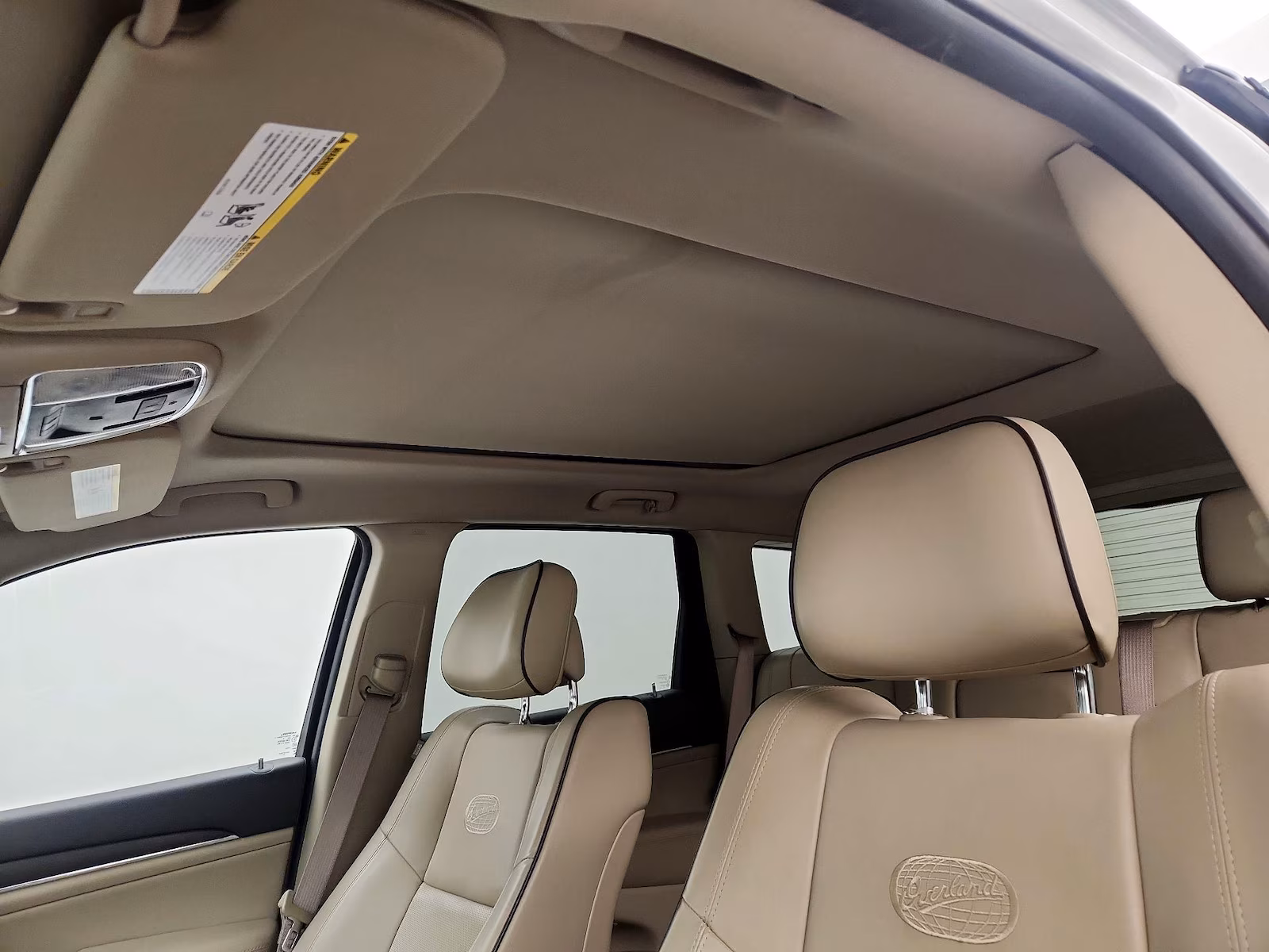 2015 Jeep Grand Cherokee Overland - Photo 19